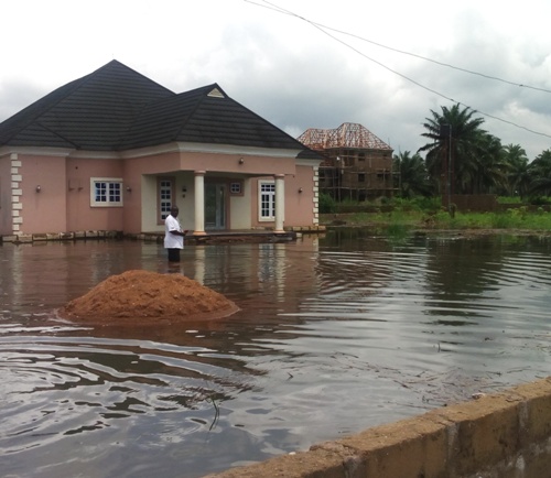 La superpuissance énergétique italienne ENI et la communauté nigériane concluent un accord historique pour atténuer les inondations chroniques du village